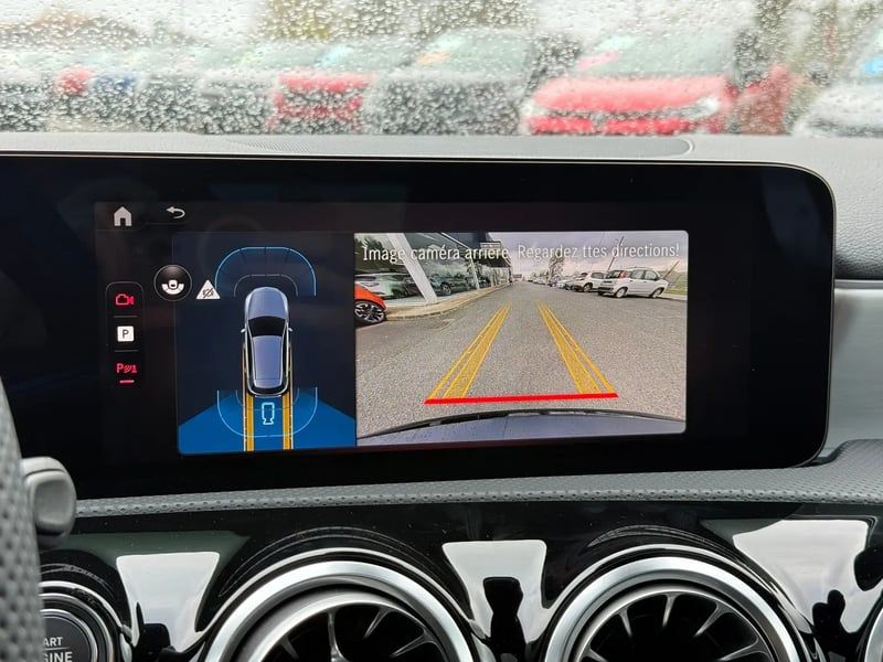 Photo de la voiture MERCEDES CLASSE A 200 d 8G-DCT AMG Line
