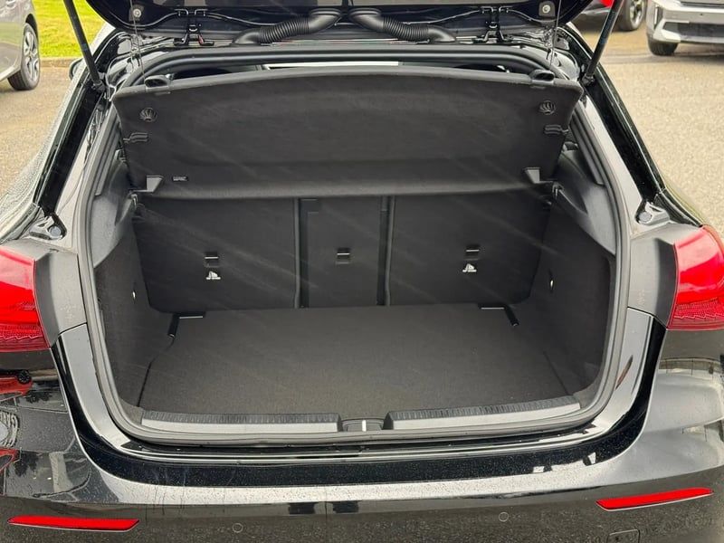 Photo de la voiture MERCEDES CLASSE A 200 d 8G-DCT AMG Line