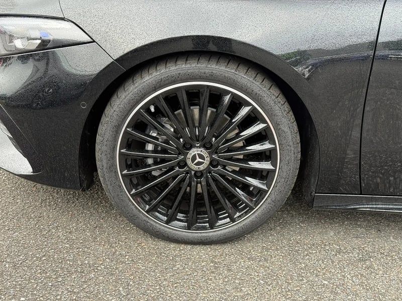 Photo de la voiture MERCEDES CLASSE A 200 d 8G-DCT AMG Line