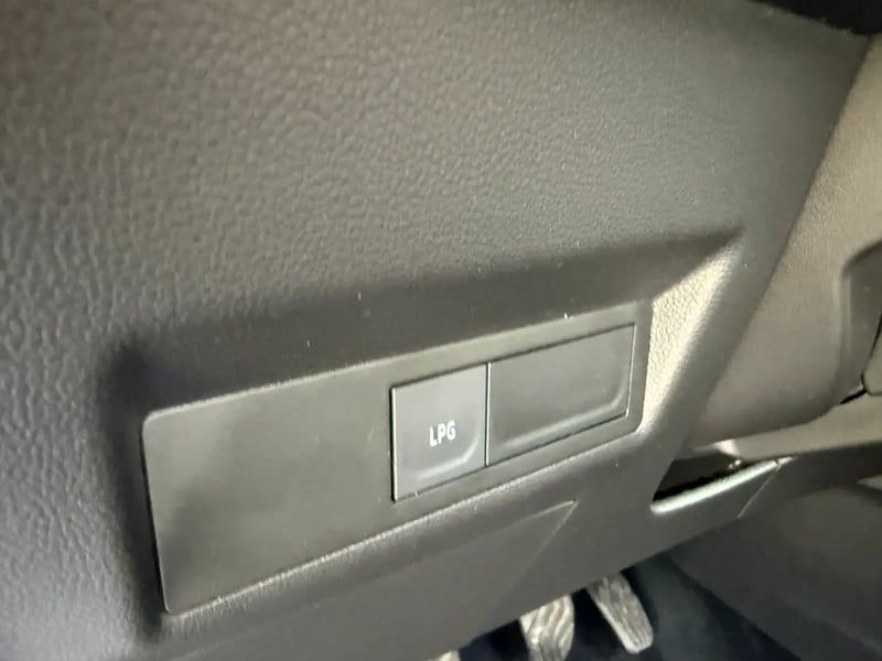 Photo de la voiture RENAULT CAPTUR Eco-G 100 ch Techno