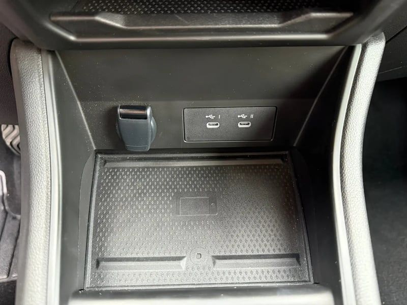 Photo de la voiture RENAULT CAPTUR Eco-G 100 ch Techno