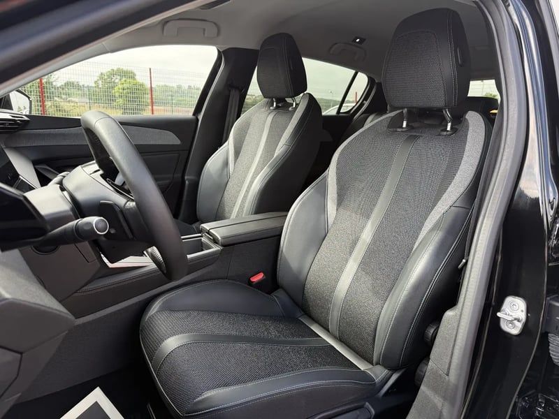 Photo de la voiture PEUGEOT 308 BlueHDi 130ch S&S EAT8 Allure