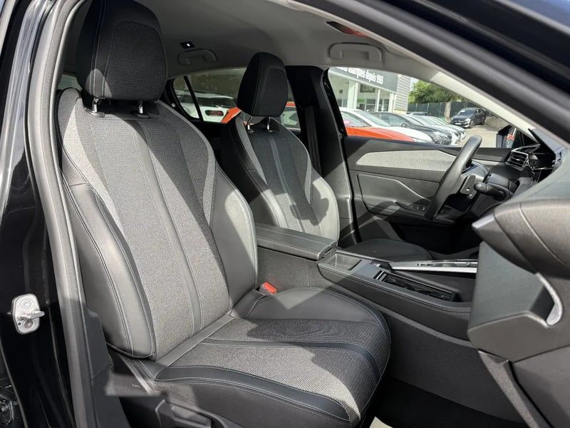 Photo de la voiture PEUGEOT 308 BlueHDi 130ch S&S EAT8 Allure