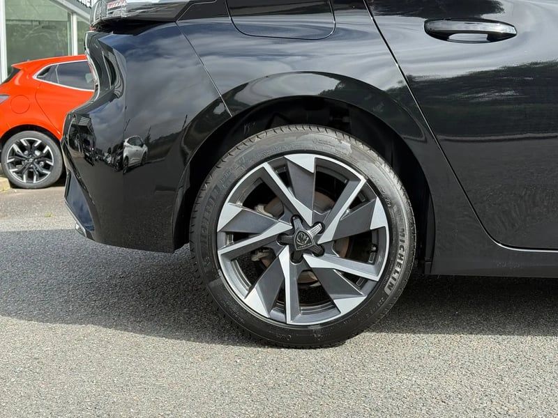 Photo de la voiture PEUGEOT 308 BlueHDi 130ch S&S EAT8 Allure