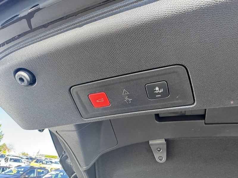 Photo de la voiture PEUGEOT 508 BlueHDi 160 ch S&S EAT8 Allure