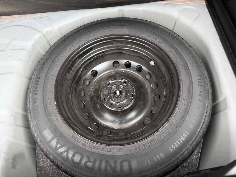 Photo de la voiture RENAULT CAPTUR TCe 90 - 21 Intens