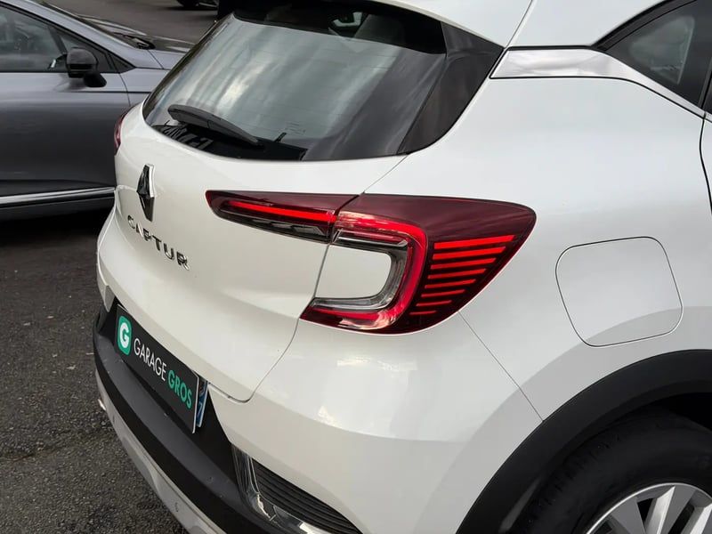 Photo de la voiture RENAULT CAPTUR TCe 90 - 21 Intens