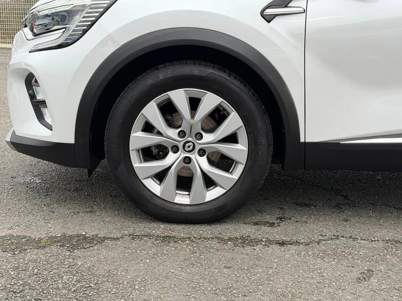 Photo de la voiture RENAULT CAPTUR TCe 90 - 21 Intens