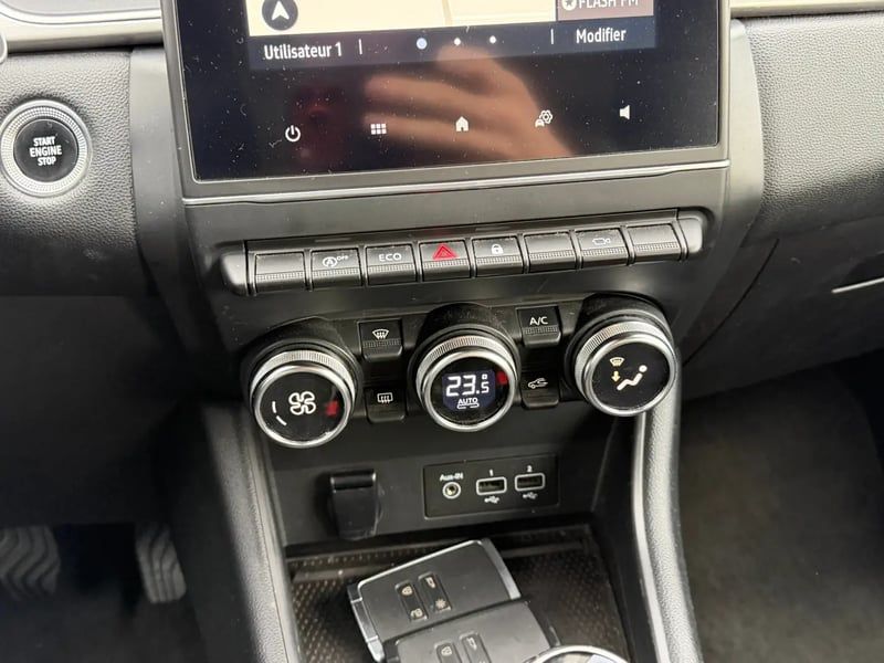 Photo de la voiture RENAULT CAPTUR TCe 90 - 21 Intens