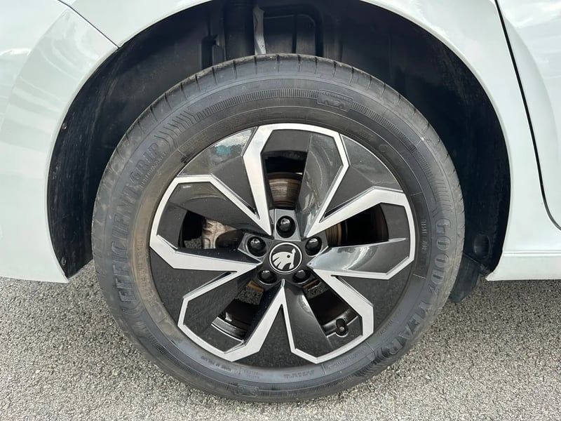 Photo de la voiture SKODA SCALA 1.0 TSI Evo 2 116 ch DSG7 Selection