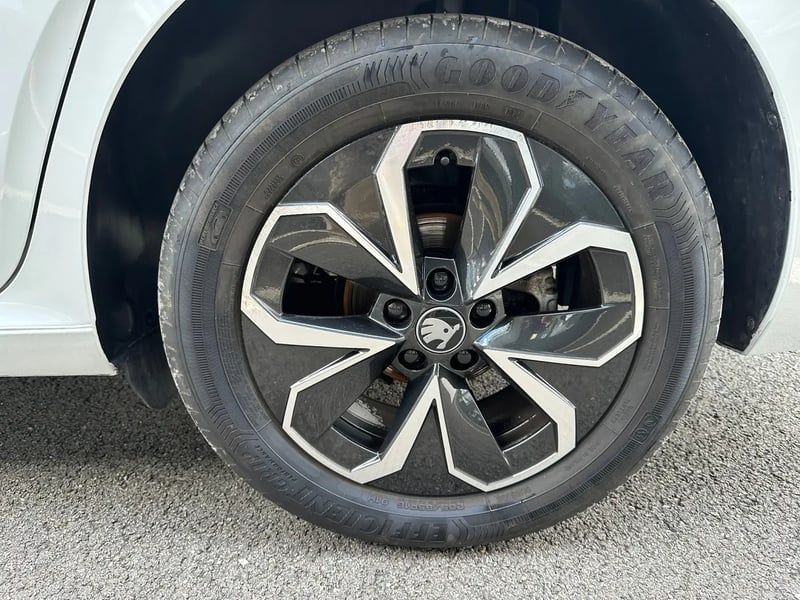 Photo de la voiture SKODA SCALA 1.0 TSI Evo 2 116 ch DSG7 Selection