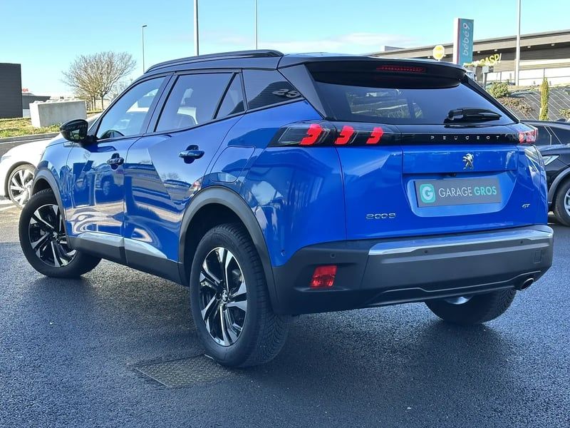 Photo de la voiture PEUGEOT 2008 BlueHDi 130 S&S EAT8 GT