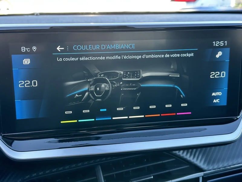 Photo de la voiture PEUGEOT 2008 BlueHDi 130 S&S EAT8 GT