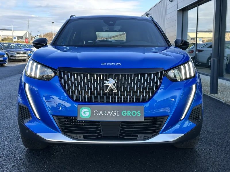 Photo de la voiture PEUGEOT 2008 BlueHDi 130 S&S EAT8 GT