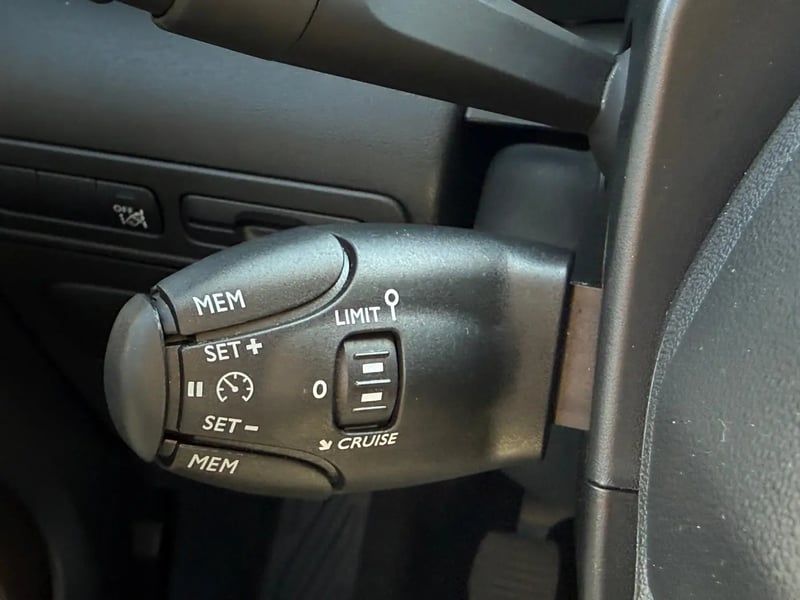 Photo de la voiture CITROEN C3 AIRCROSS BlueHDi 110 S&S BVM6 C-Series