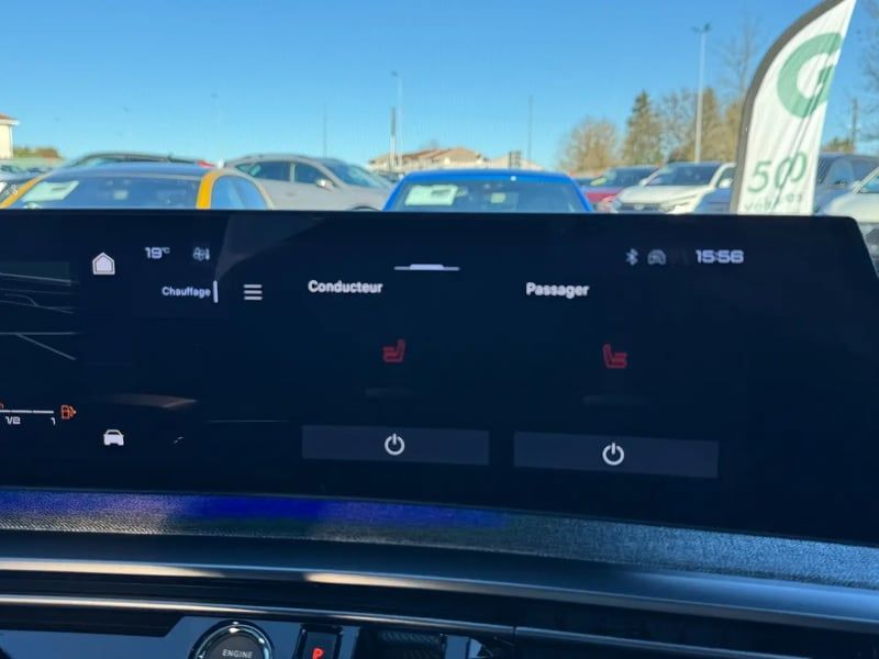 Photo de la voiture PEUGEOT 5008 Hybrid 136 e-DCS6 GT