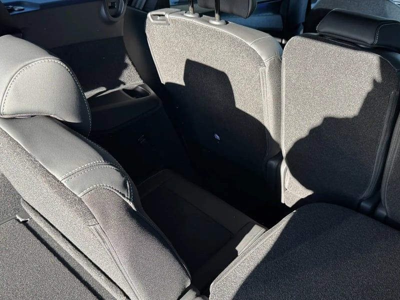 Photo de la voiture PEUGEOT 5008 Hybrid 136 e-DCS6 GT