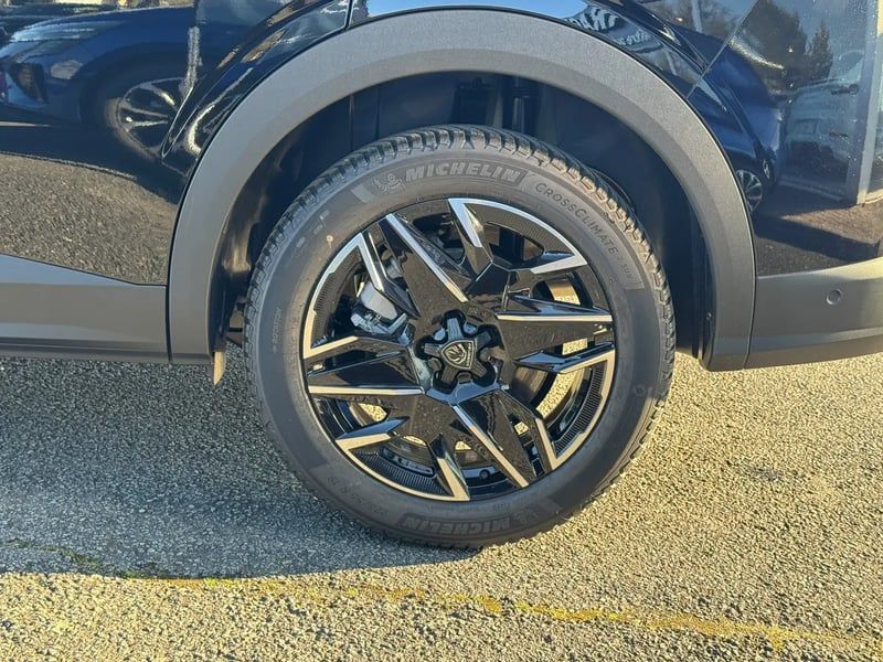 Photo de la voiture PEUGEOT 5008 Hybrid 136 e-DCS6 GT