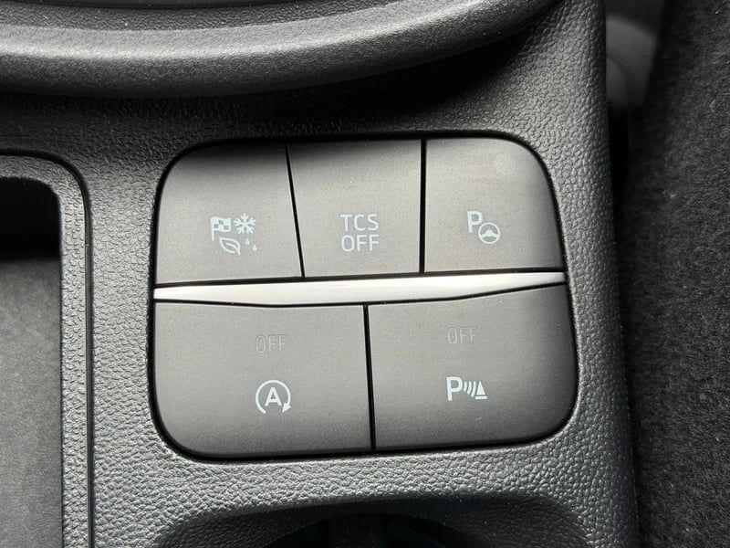 Photo de la voiture FORD PUMA 1.0 EcoBoost 155 ch mHEV S&S Powershift ST-Line X