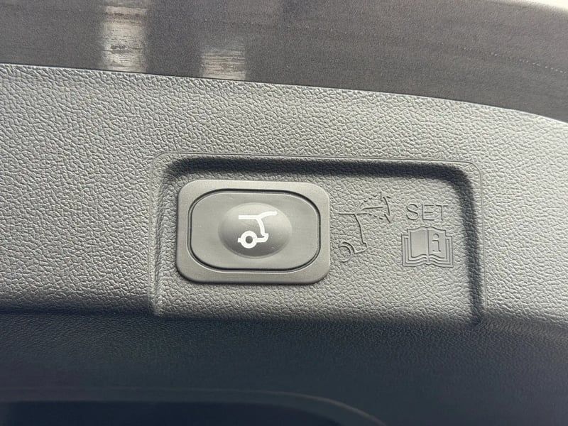 Photo de la voiture FORD PUMA 1.0 EcoBoost 155 ch mHEV S&S Powershift ST-Line X