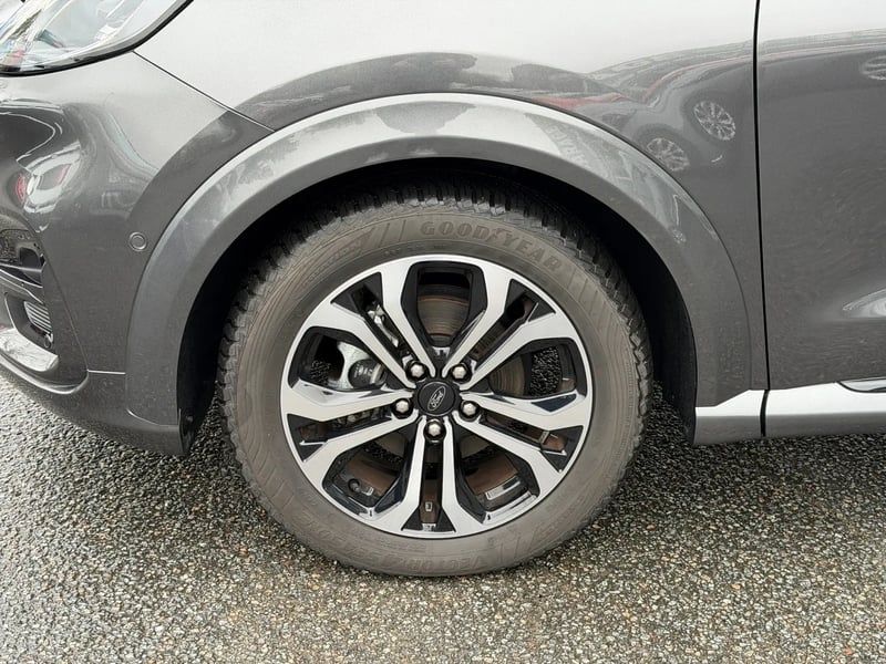 Photo de la voiture FORD PUMA 1.0 EcoBoost 155 ch mHEV S&S Powershift ST-Line X