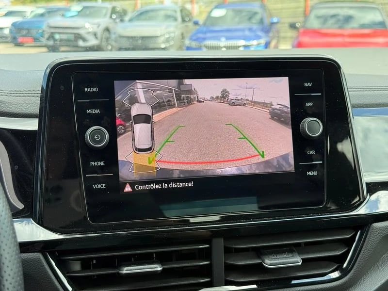 Photo de la voiture VOLKSWAGEN T-ROC 1.5 TSI EVO2 150 Start/Stop DSG7 R-Line
