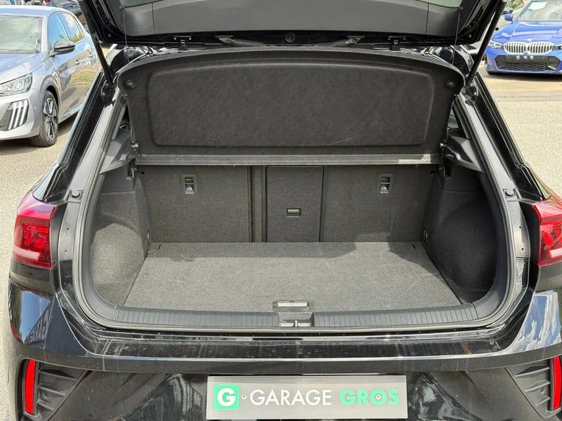 Photo de la voiture VOLKSWAGEN T-ROC 1.5 TSI EVO2 150 Start/Stop DSG7 R-Line