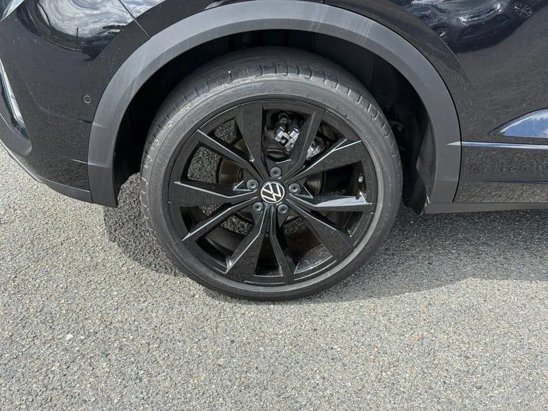 Photo de la voiture VOLKSWAGEN T-ROC 1.5 TSI EVO2 150 Start/Stop DSG7 R-Line