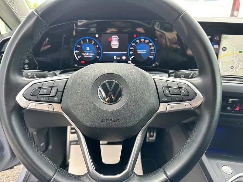 Photo de la voiture VOLKSWAGEN GOLF 1.0 TSI OPF 110 BVM6 Life