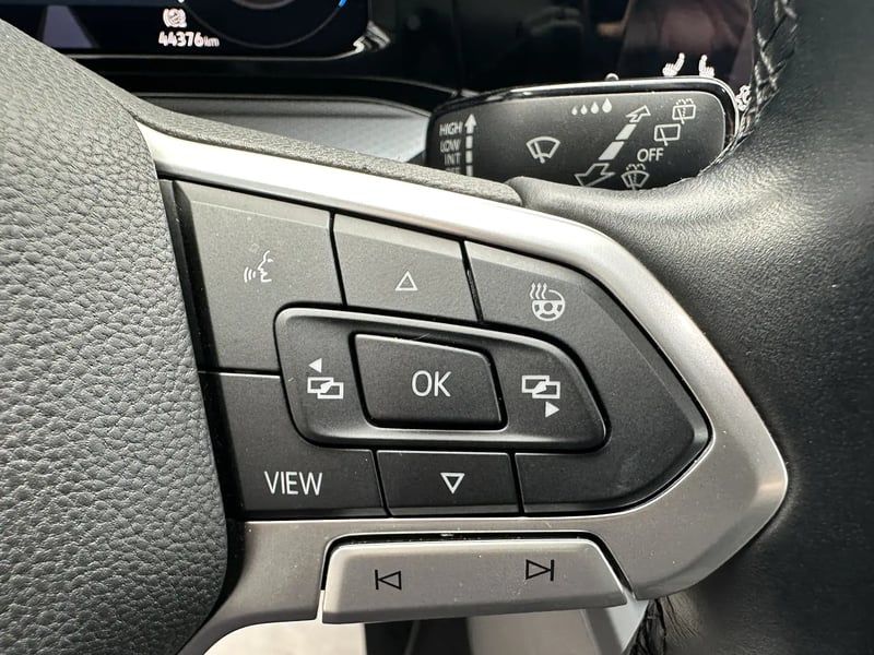 Photo de la voiture VOLKSWAGEN GOLF 1.0 TSI OPF 110 BVM6 Life