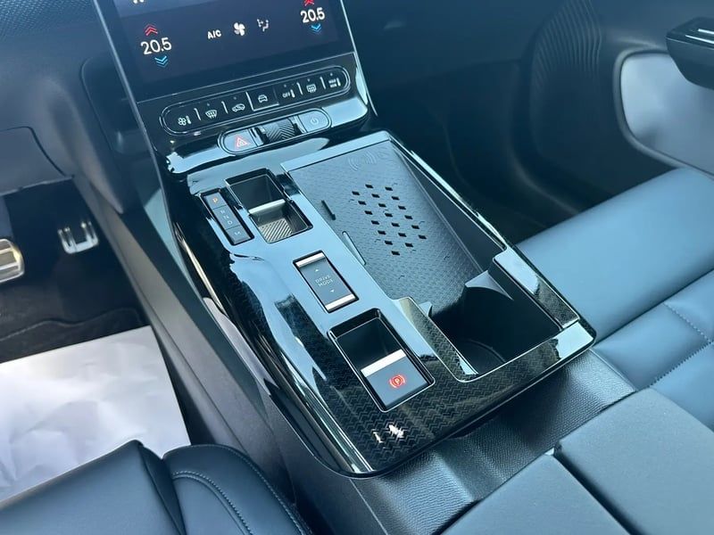 Photo de la voiture CITROEN C5 AIRCROSS Hybride 145 ch e-DCS6 Max