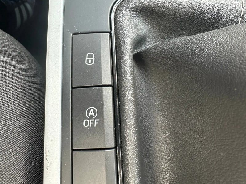 Photo de la voiture SEAT ARONA 1.0 TSI 110 ch Start/Stop BVM6 Style Business