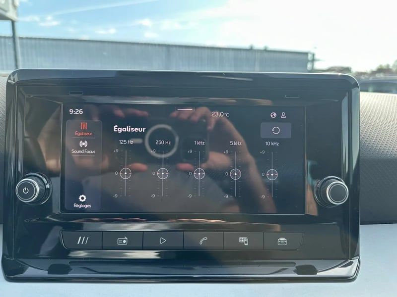 Photo de la voiture SEAT ARONA 1.0 TSI 110 ch Start/Stop BVM6 Style Business