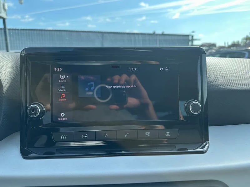 Photo de la voiture SEAT ARONA 1.0 TSI 110 ch Start/Stop BVM6 Style Business