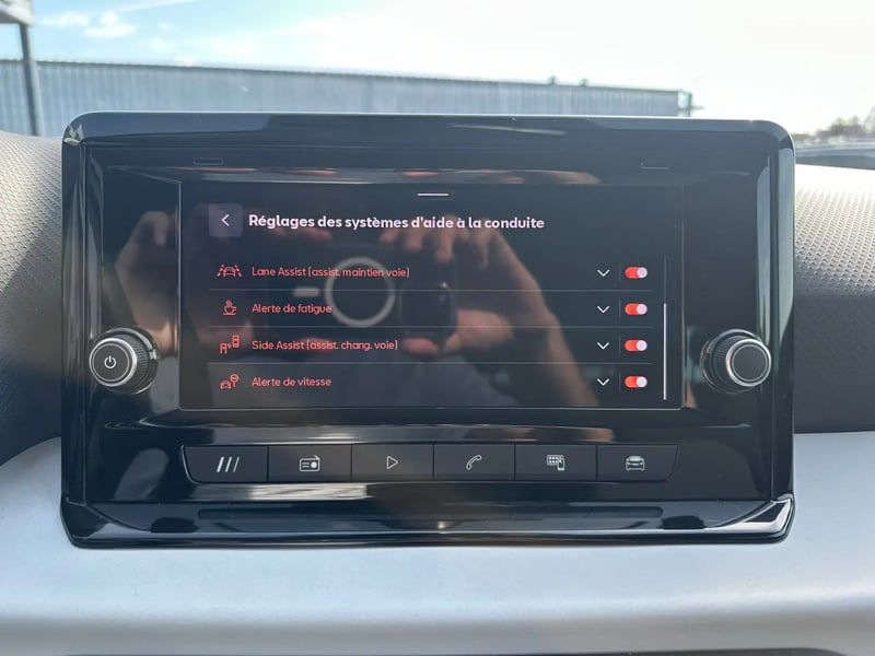 Photo de la voiture SEAT ARONA 1.0 TSI 110 ch Start/Stop BVM6 Style Business