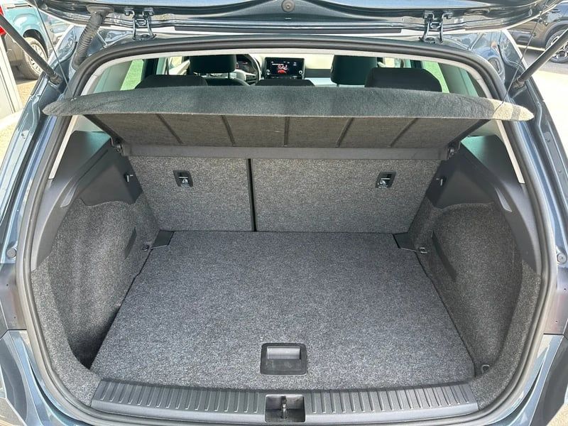 Photo de la voiture SEAT ARONA 1.0 TSI 110 ch Start/Stop BVM6 Style Business