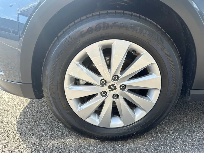 Photo de la voiture SEAT ARONA 1.0 TSI 110 ch Start/Stop BVM6 Style Business