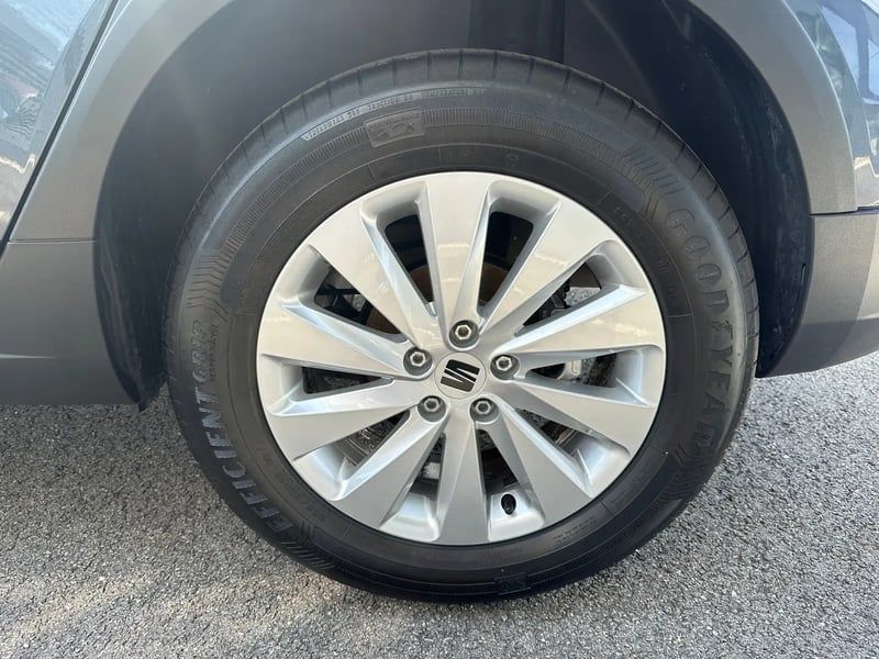 Photo de la voiture SEAT ARONA 1.0 TSI 110 ch Start/Stop BVM6 Style Business