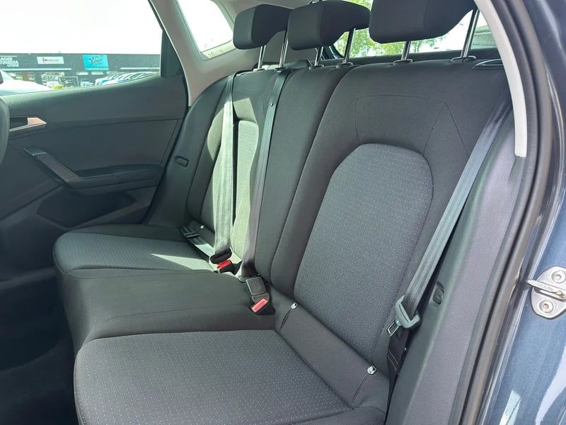Photo de la voiture SEAT ARONA 1.0 TSI 110 ch Start/Stop BVM6 Style Business