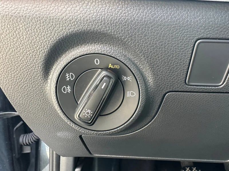 Photo de la voiture SEAT ARONA 1.0 TSI 110 ch Start/Stop BVM6 Style Business