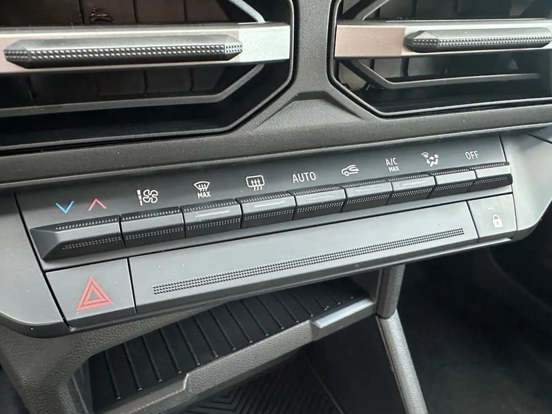 Photo de la voiture DACIA DUSTER Hybrid 155 Journey