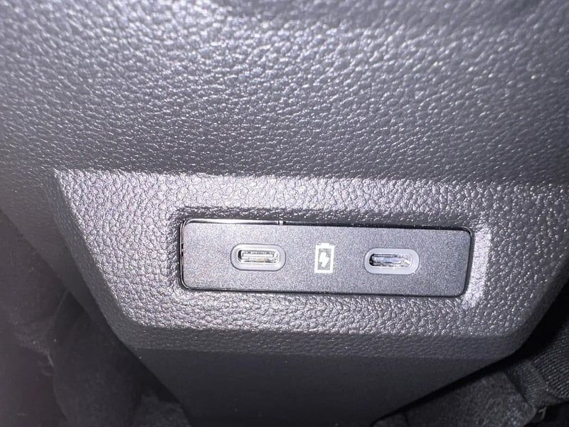 Photo de la voiture DACIA DUSTER Hybrid 155 Journey