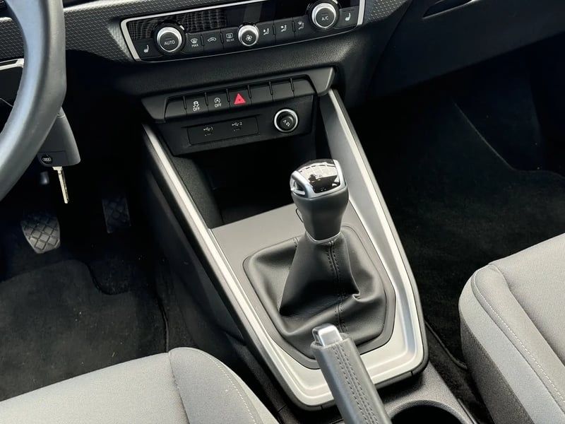 Photo de la voiture AUDI A1 SPORTBACK 30 TFSI 110 ch BVM6 Design