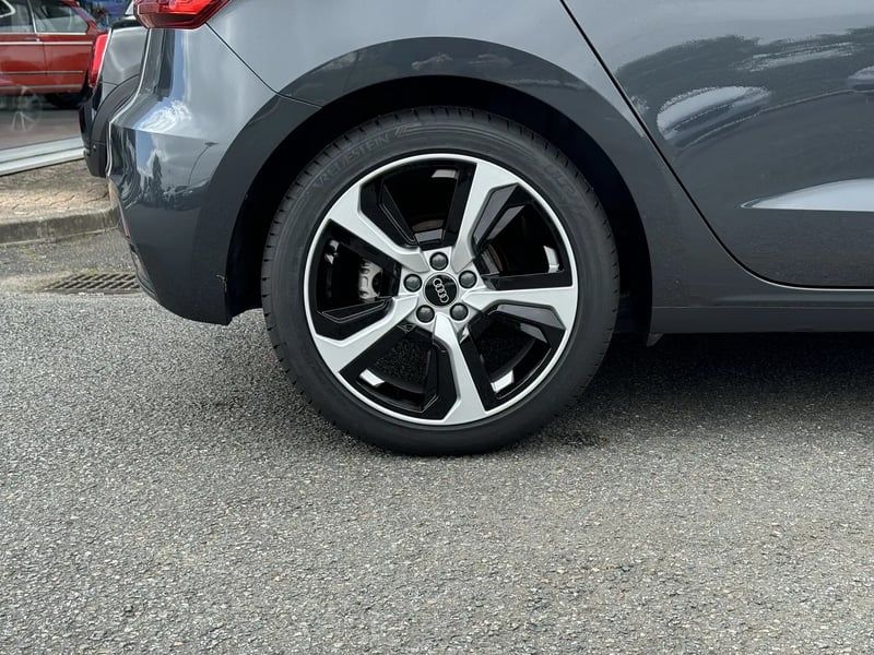 Photo de la voiture AUDI A1 SPORTBACK 30 TFSI 110 ch BVM6 Design