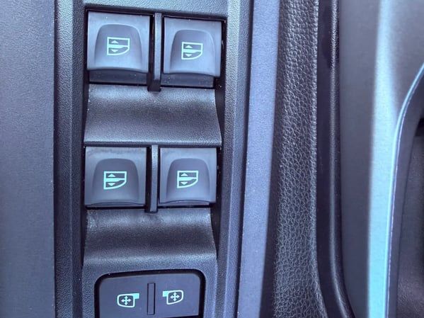 Photo de la voiture DACIA SANDERO ECO-G 100 GSR2 Stepway Extreme +