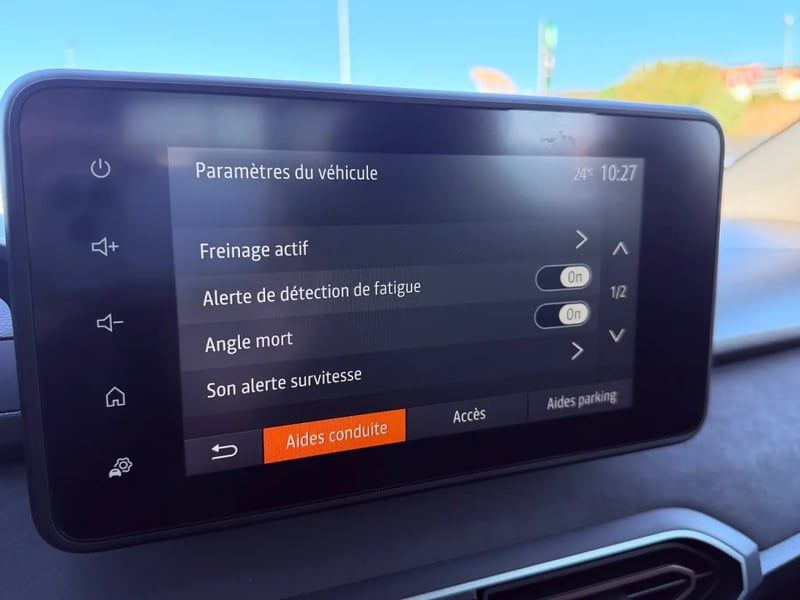 Photo de la voiture DACIA SANDERO ECO-G 100 GSR2 Stepway Extreme +