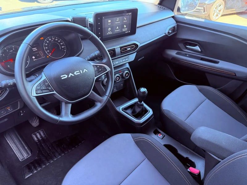Photo de la voiture DACIA SANDERO ECO-G 100 GSR2 Stepway Extreme +