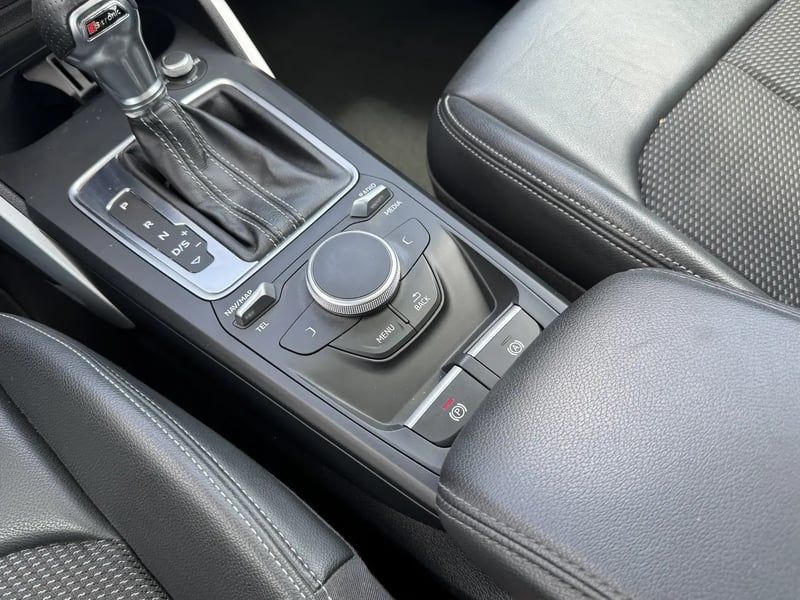 Photo de la voiture AUDI Q2 35 TFSI COD 150 S tronic 7 S Line Plus