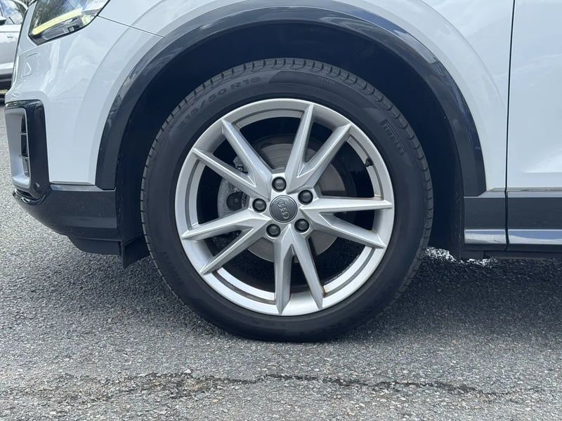 Photo de la voiture AUDI Q2 35 TFSI COD 150 S tronic 7 S Line Plus