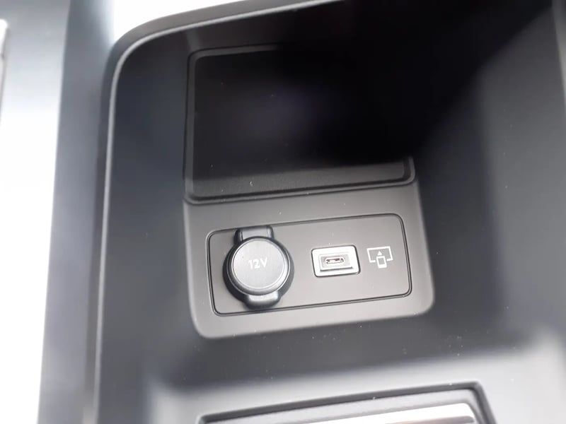 Photo de la voiture PEUGEOT 308 PHEV 180 e-EAT8 GT